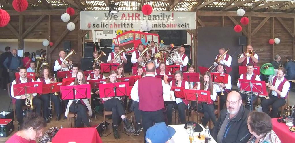 Musikverein Niederheckenbach beim Waldfest Ramersbach 2023 02